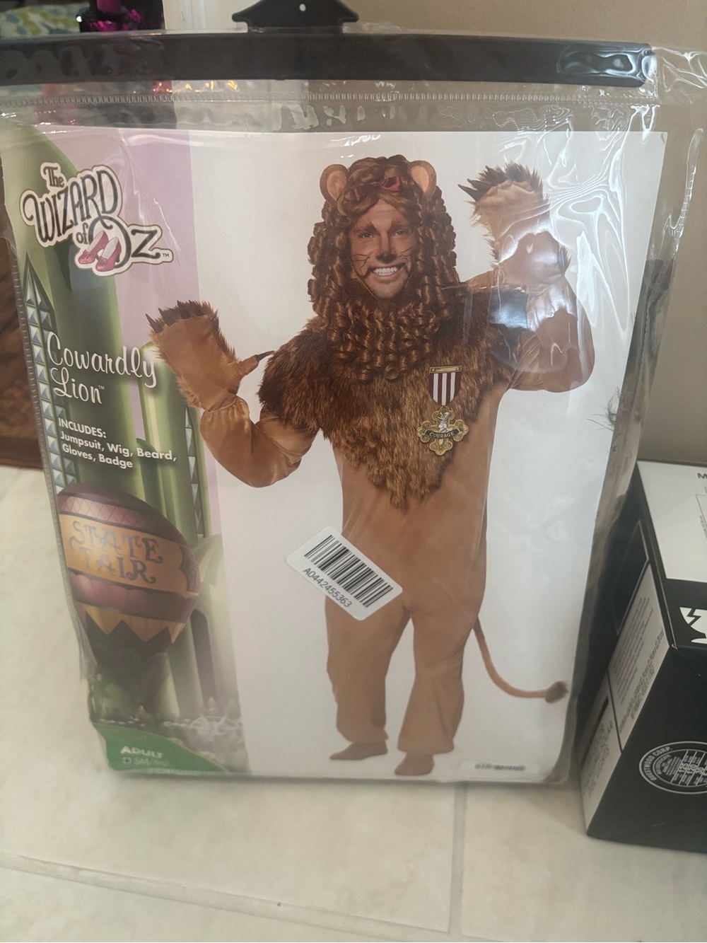 Adult M size authentic Wizard of Oz cowardly lion full suit. Wig, paws, & medal